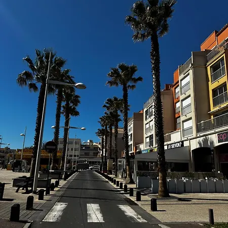 T2 A Proximite Immediate De La Et Des Commerces Du Cap D'agde *